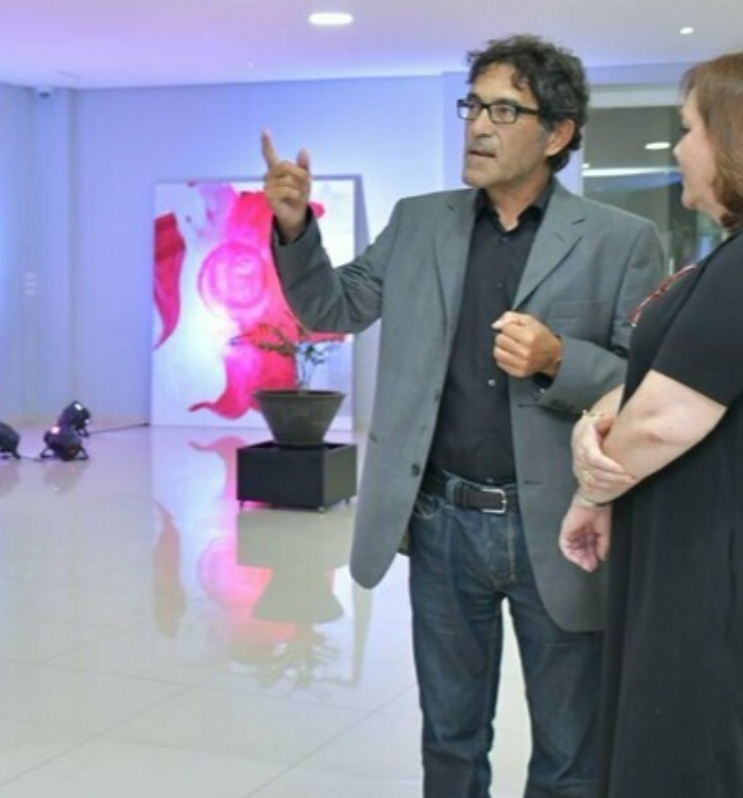 Художник Сальваторе Гарау, автор невидимой скульптуры...