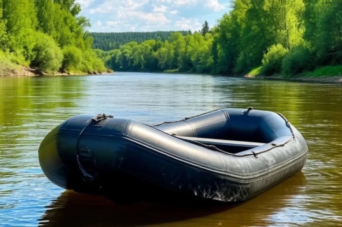    В Новосибирске пожилая пара чудом спаслась после крушения лодки на Оби