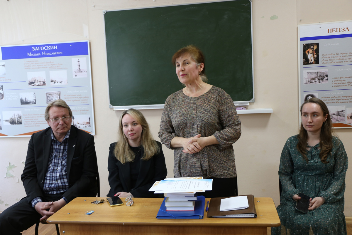 Татьяна Владимировна Стрыгина и представители ШЮЖ на подведении итогов года в 2023 году