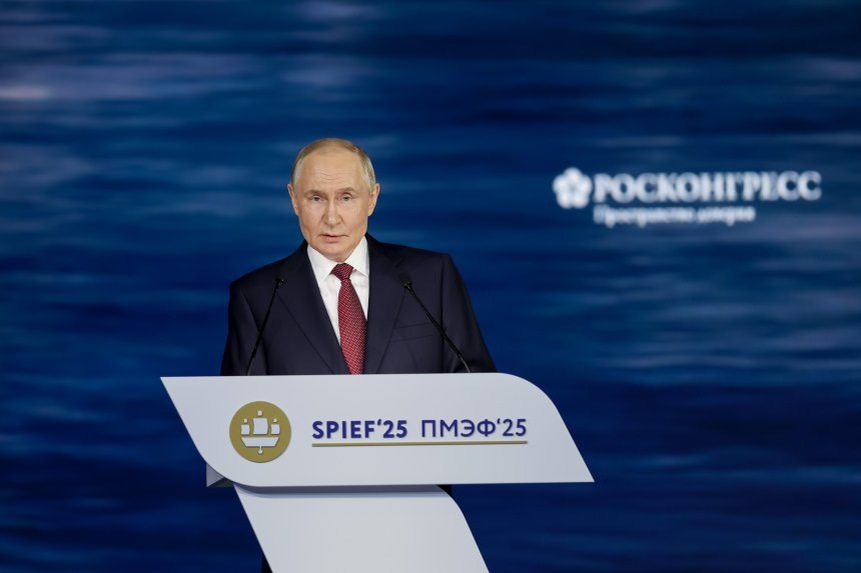 Владимир Путин, пленарная сессия ПМЭФ 25 Вячеслав Викторов, Росконгресс