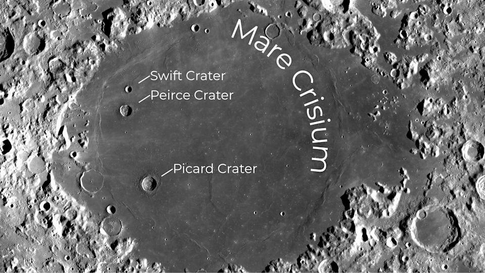 Кратеры на Деймосе  (кратер Свифта первый сверху)