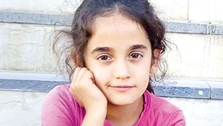 Погибшая Ясемин. Источник фото: https://image.hurimg.com/i/hurriyet/75/750x422/685471fd384d5523b44eaa94.jpg.