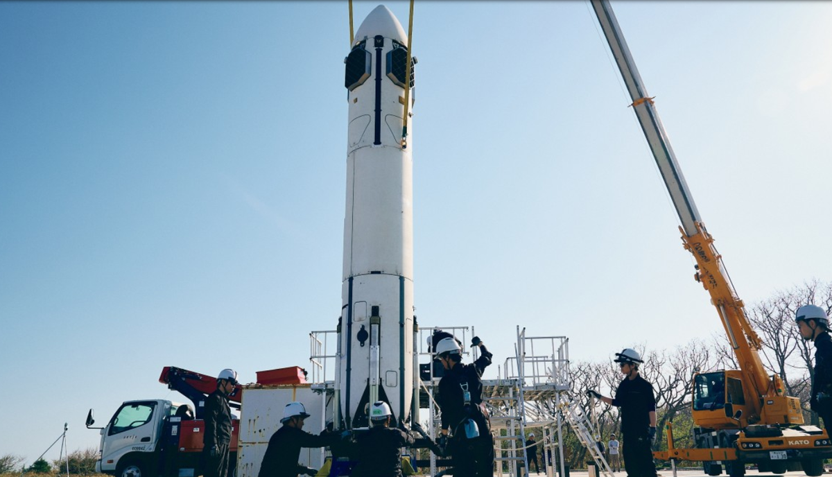 Инженеры "Honda R&D" готовят прототип многоразовой ракеты к испытаниям. Фото - Honda Motor.