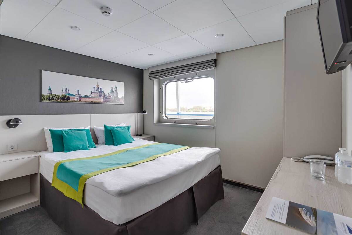 Путешествие по Волге на теплоходе. Изображение имеется в свободном доступе.