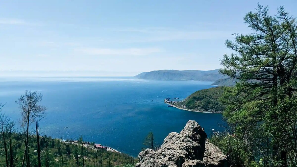Панорама озера Байкал