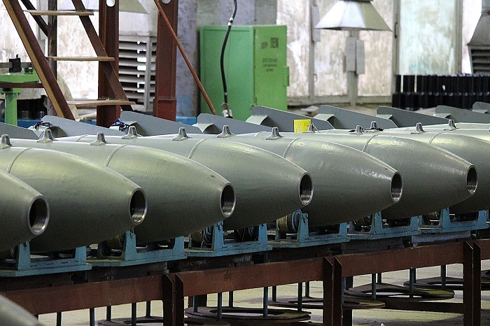 для иллюстрации. Какие-то снаряды. Надеюсь, выбрала картинку правильно. А то я по внешнему виду могла не угадать, наши они или противника.