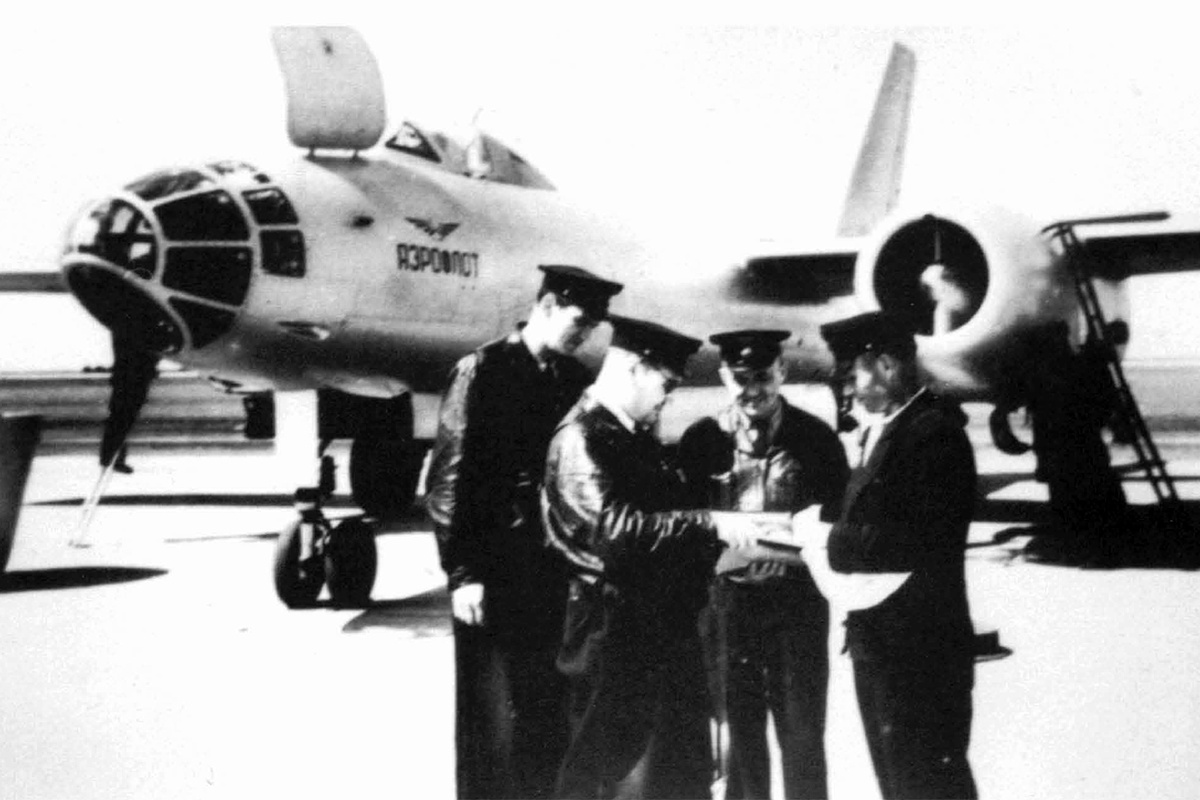 Ил-28 (Ил-20) ГУ ГВФ на одном из аэродромов. Фотография © Коллекция проекта «Сайт Авиационной Истории»