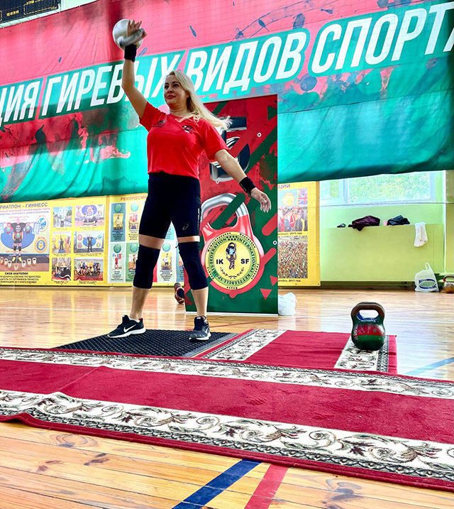 133 раза за пять минут подняла гирю на Чемпионате мира тверская спортсменка