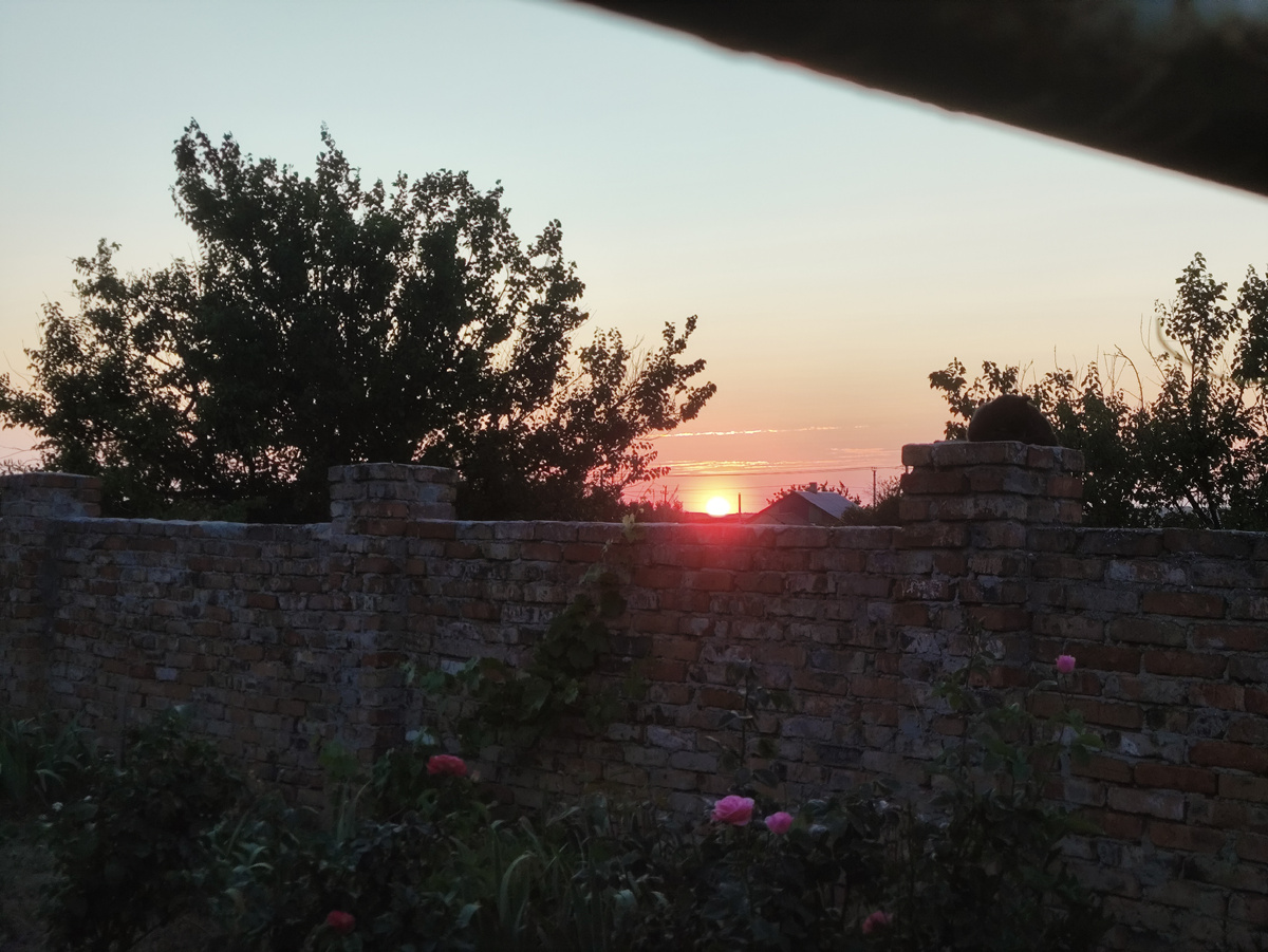 Тут не реально и ярко