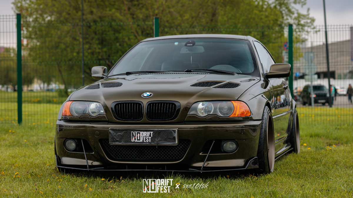 1 / 2 BMW e46 coupe