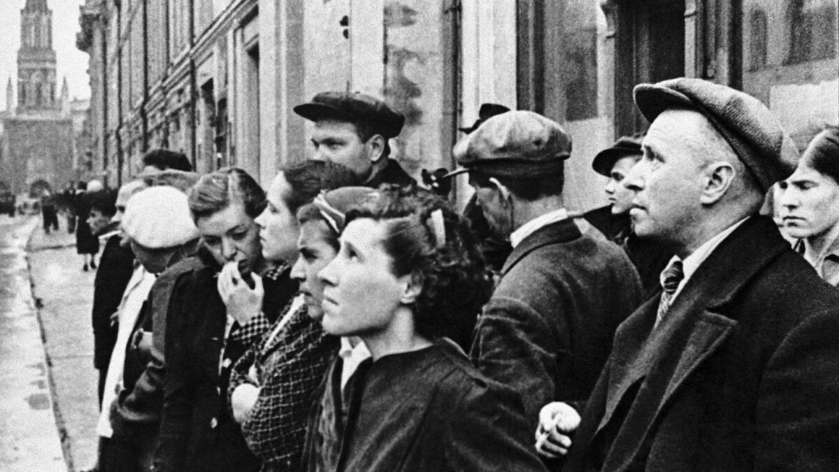 В полдень 22 июня 1941 года с радио-обращением к советскому народу выступил нарком внутренних дел СССР Вячеслав Молотов. Он объявил о вероломном нападении Германии на Советский Союз. «Наше дело правое. Враг будет разбит. Победа будет за нами». Фото: Евгений Халдей / РИА Новости