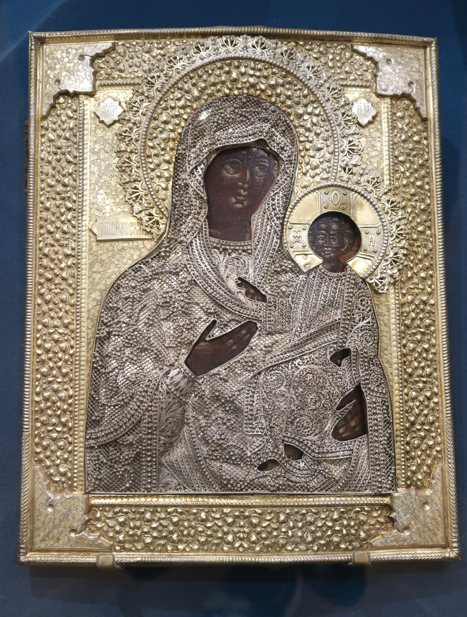 Держите для утешения икону "Богоматерь Смоленская". Москва 1891 год. Мастер Иван Кузьмич Яшин. Фирма Иван Иванович Овчинников.  