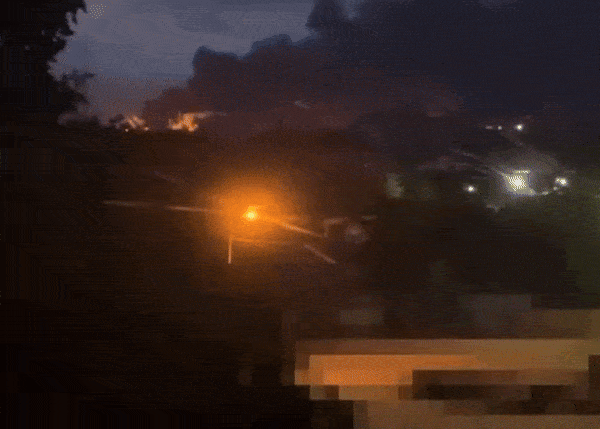    Ночью Кременчуг подвергся интенсивному удару. Видео: ТГ-канал @barantchik