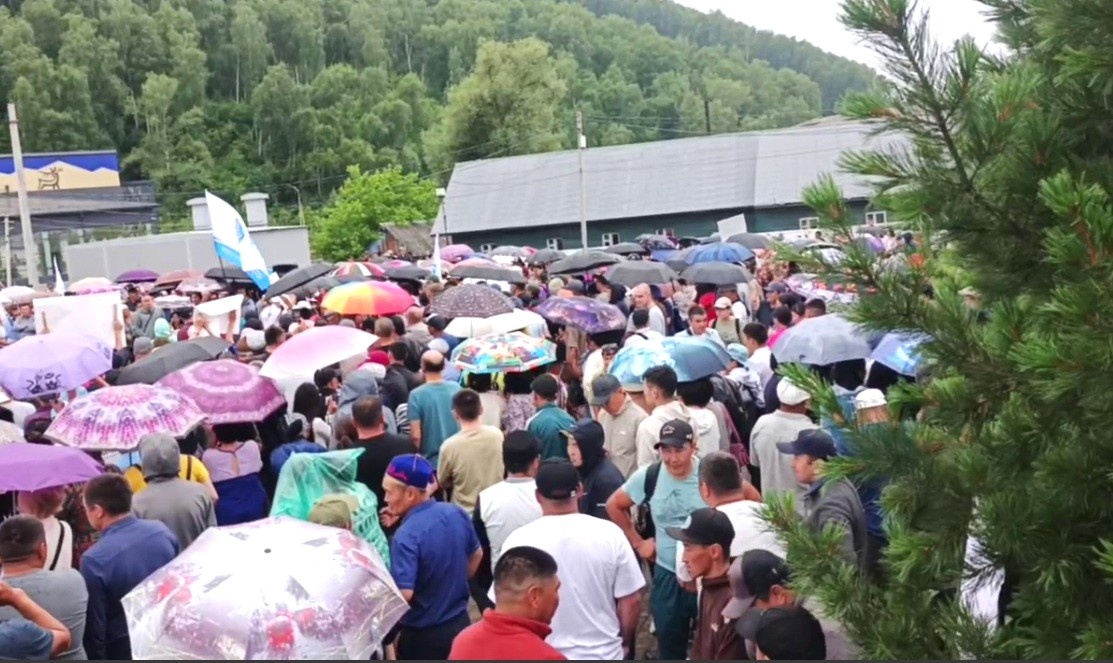   Скриншот видео, опубликованного в ТГ-канале алтайского отделения КПРФ