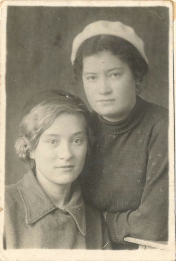 Привет из Тулы. Фото выслано с фронта в марте 1942 года