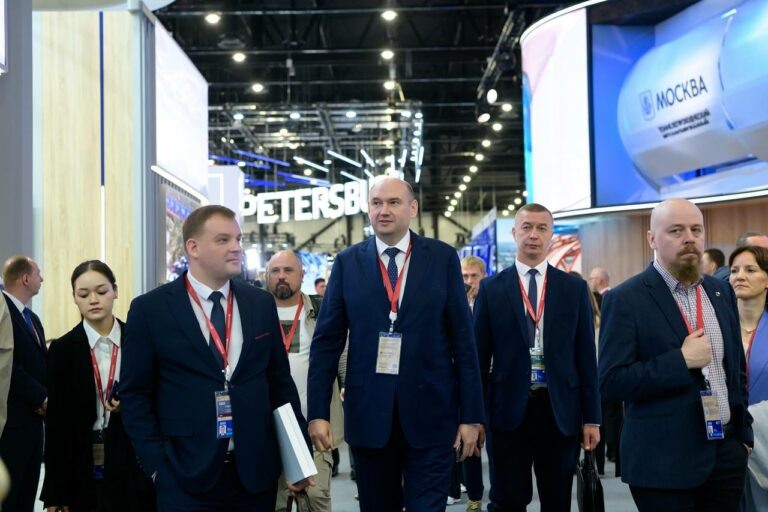    Врио губернатора Оренбуржья Евгений Солнцев подвел итоги работы на ПМЭФ-2025 Андрей Севостьянов