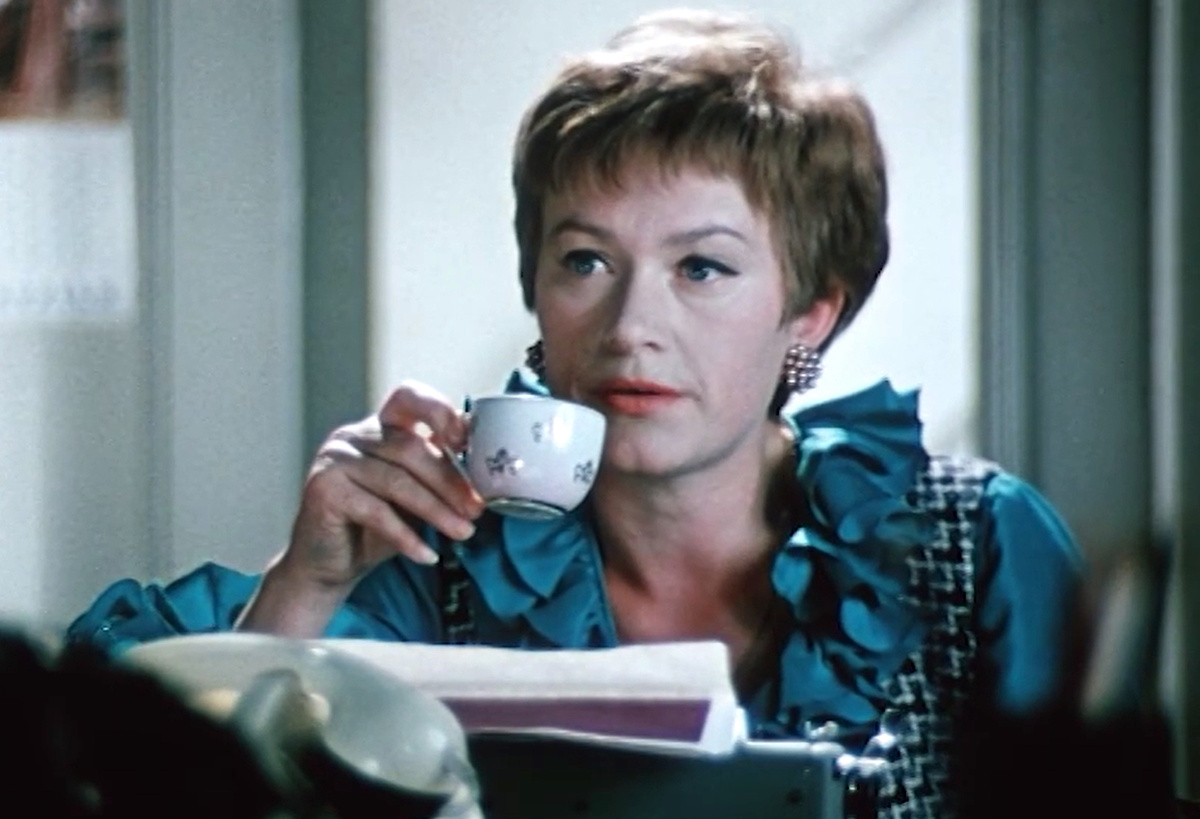 Кадр из кинофильма "Старики-разбойники", 1971 г., режиссер Эльдар Рязанов, сценаристы Эмиль Брагинский, Эльдар Рязанов, композитор Андрей Петров (скриншот)