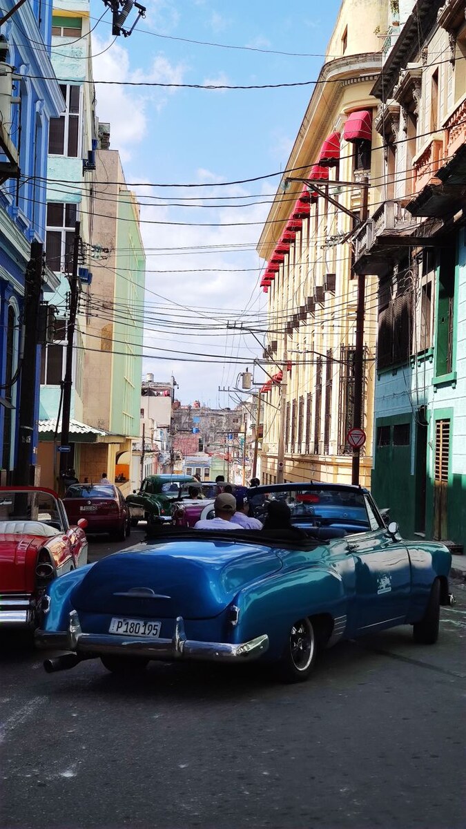 На одной из улиц Гаваны 