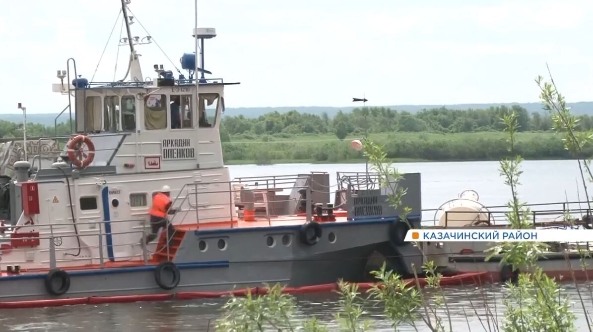     Нефтепродукты попали в Енисей при подъеме затонувшего судна