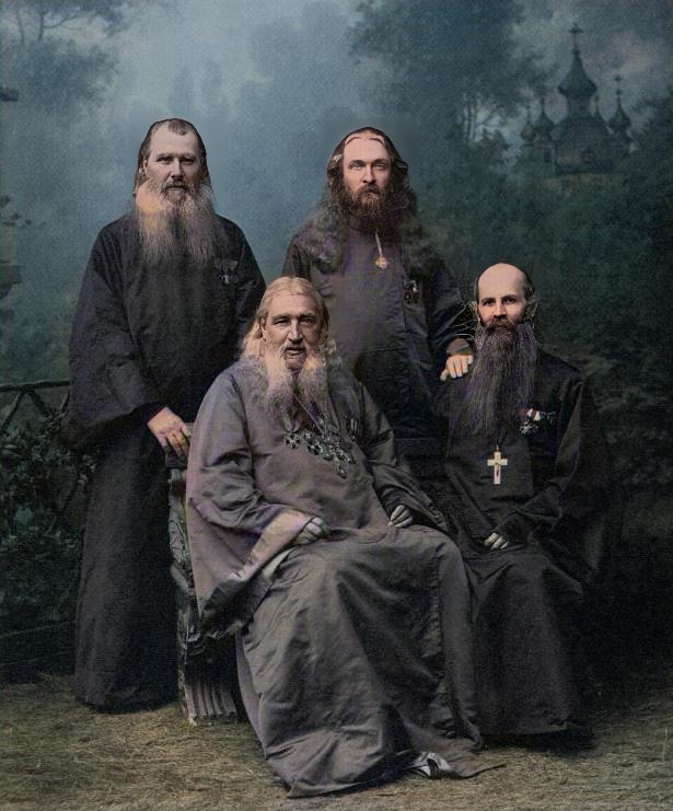 Полковой священник 12-го гренадерского Астраханского Императора Александра III полка отец Александр Филлипович Златковский (Злотовский) с 1890-х годов (после 1891 года) по март 1901 года. В марте 1901 года он заменяется отцом Алексеем Васильевым, который в свою очередь в 1903 г. заменяется отцом Николаем Ливенцевым. Фото колоризованное. 1891 г. Группа духовенства Преображенского всей гвардии собора.
Стоят - протодиакон Константин Николаевич Чепурин и священник Александр Филиппович Златковский.
Александр Златковский, уже в сане протоиерея, в 1901-1903 гг. был настоятелем Ильинского храма.
А протодиакон Константин - отец нашего диакона Сергия Чепурина, убитого революционерами в 1918 г.
О. Александр Златковский - второй дореволюционный настоятель Ильинского храма, чью фотографию удалось обнаружить! Ссылка: https://vk.com/wall-10146731_16560?w=wall-10146731_16560