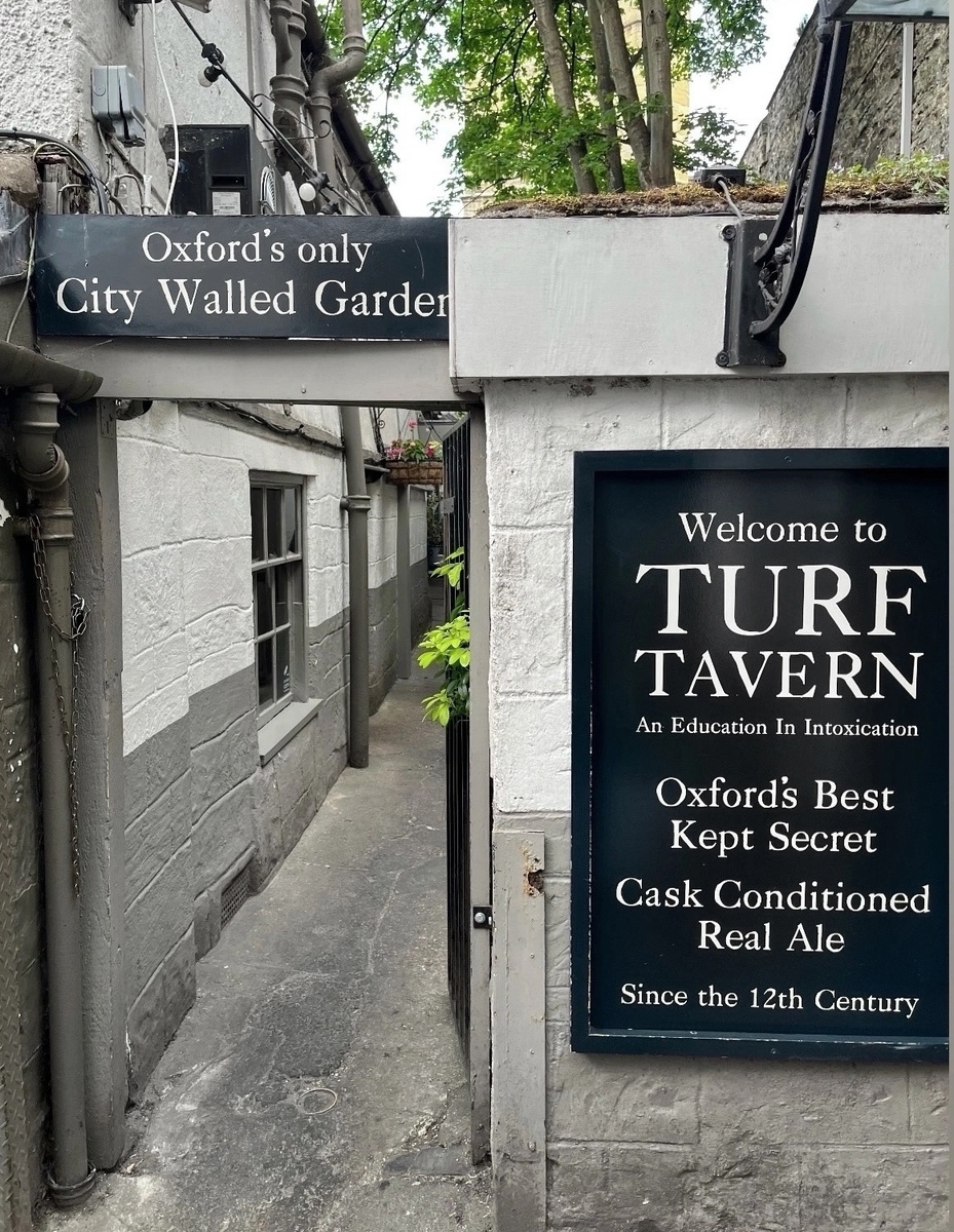 Публичный дом (public house) или паб (pub) в Англии