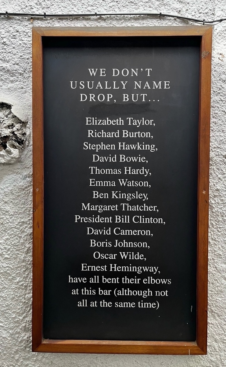 Публичный дом (public house) или паб (pub) в Англии