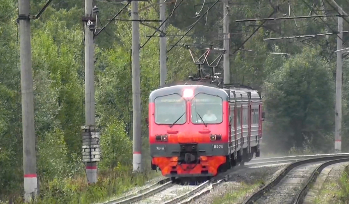 Электропоезд ЭД4М-0275 сообщением Детково - Поварово-2. 