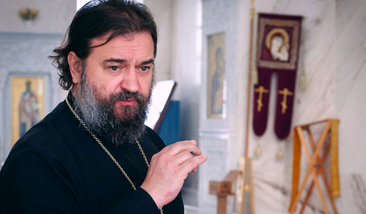 Андрей Ткачёв — протоиерей, настоятель Храма Троицы Живоначальной в Хохлах, писатель, телеведущий, блогер, миссионер.