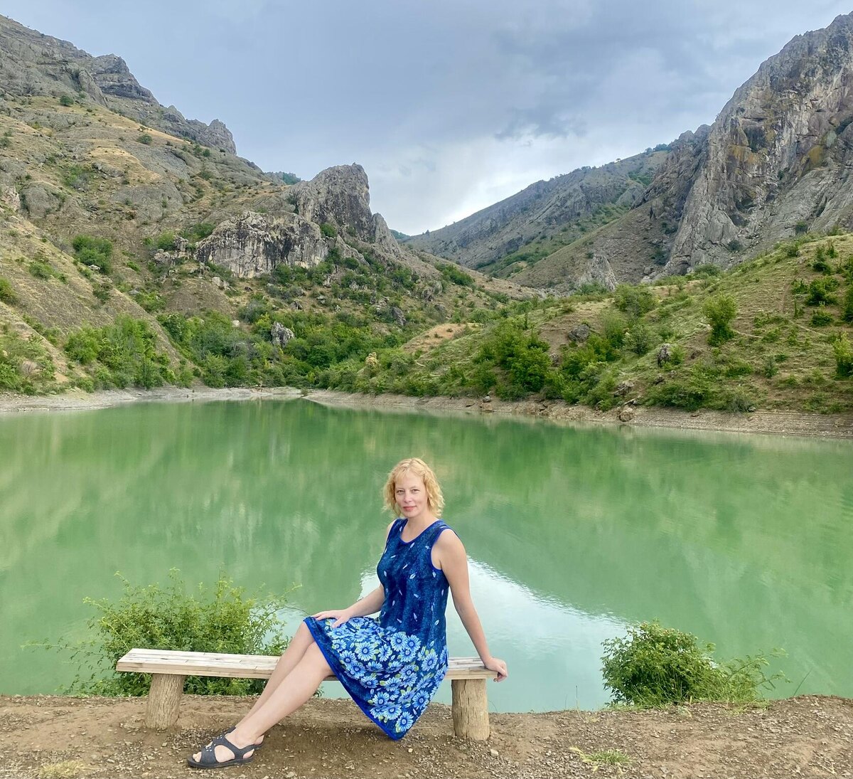 Оно реально БИРЮЗОВОЕ!