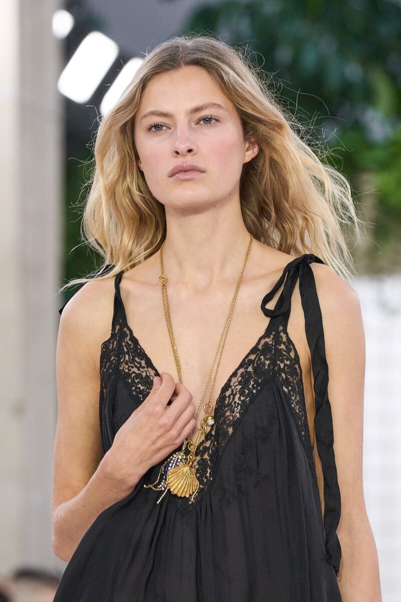 Chloé весна-лето 2025