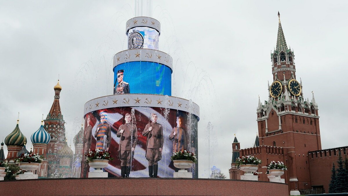    Иммерсивный музей в честь 80-летия Парада Победы открылся на Красной площади