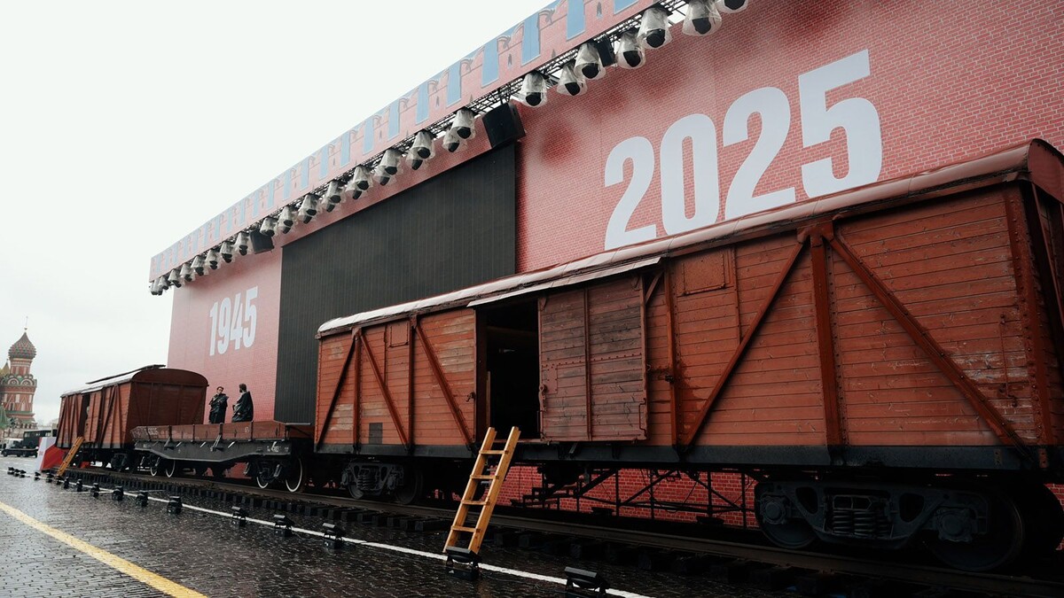    Иммерсивный музей в честь 80-летия Парада Победы открылся на Красной площади