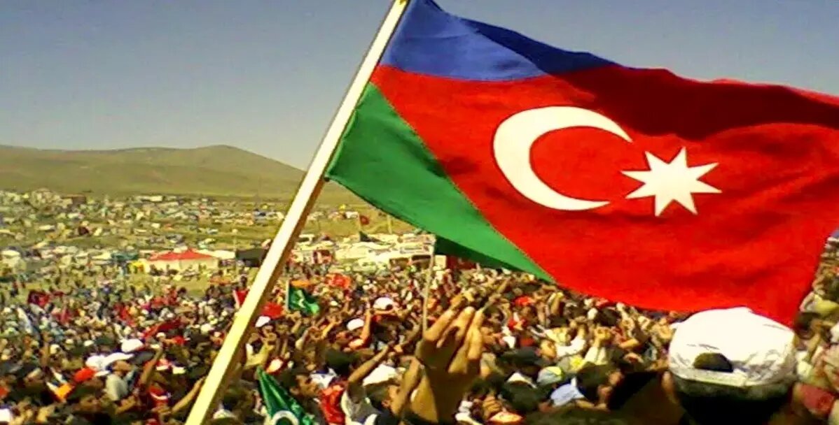 Из открытых источников. Флаг иранского Азербайджана.