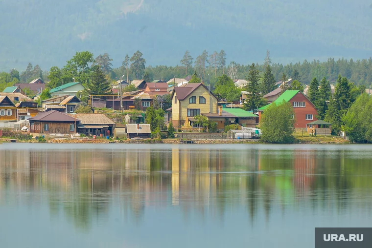 Самую дорогую дачу на первой линии озера Первое продают за 13,5 миллионов рублей
Фото: Вадим Ахметов © URA.RU
