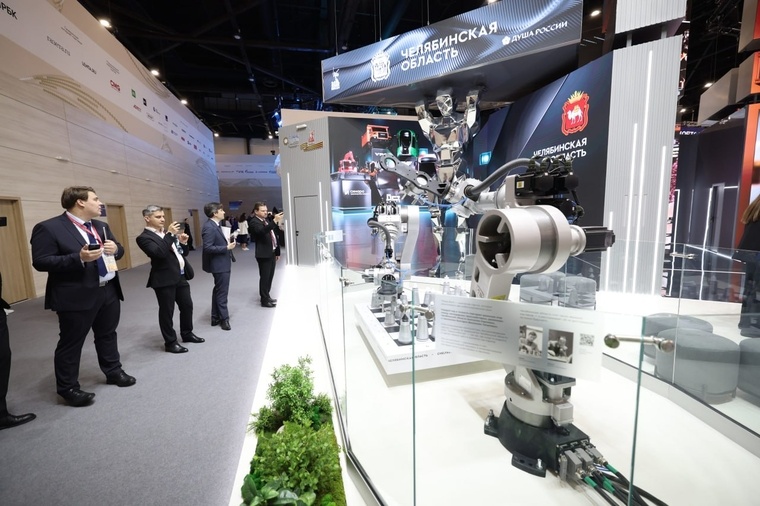 Стенд региона привлек внимание огромного числа посетителей
Фото: пресс-служба губернатора Челябинской области