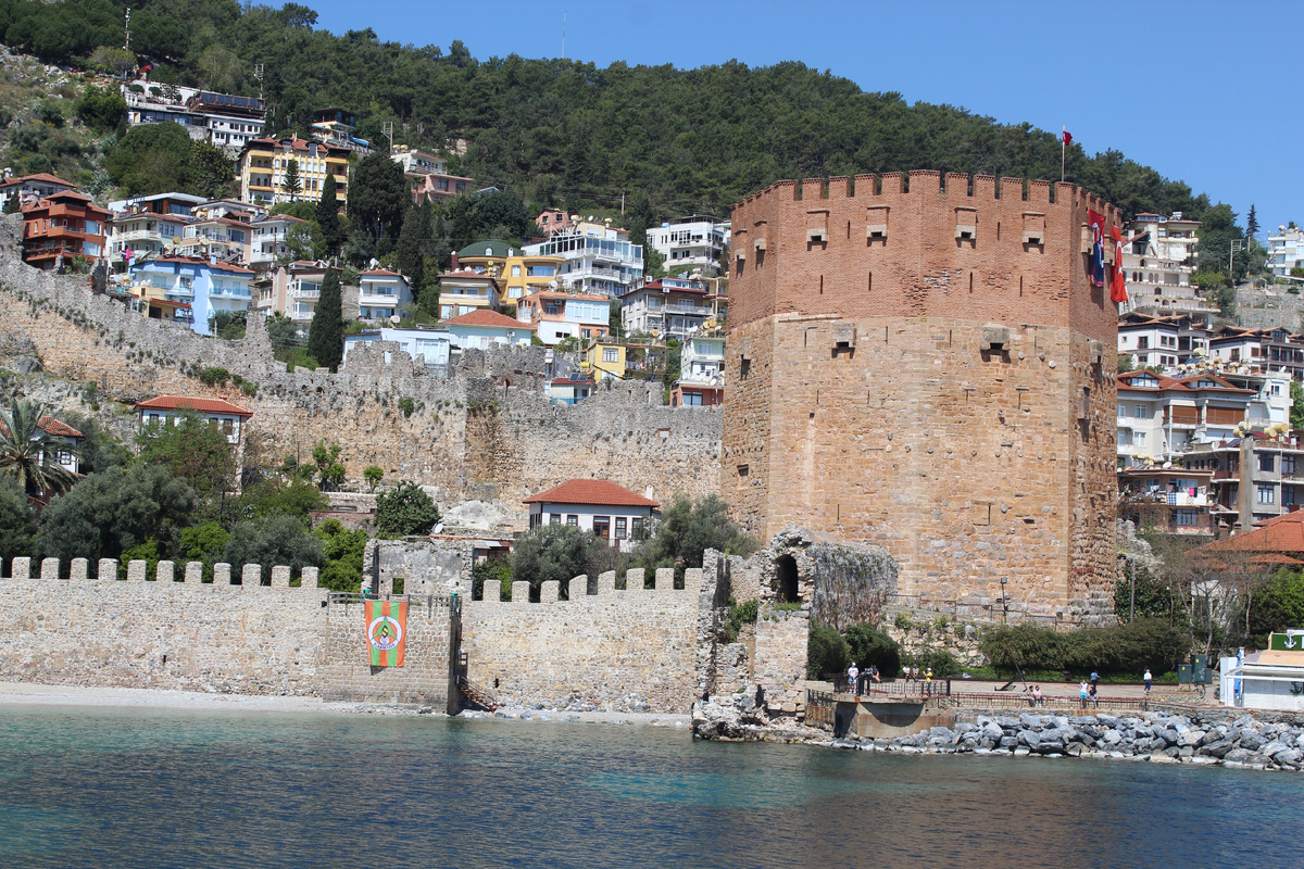 Красная башня - символ Аланьи