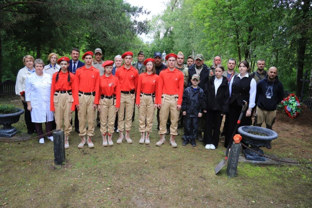 Останки 30 советских солдат перезахоронили в Кунье
Фото: из Telegram-канала главы Куньинского района Олега Лебедева