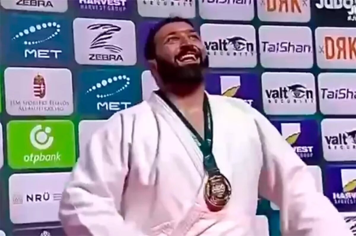    Путин поздравил с триумфом дзюдоиста из Северной Осетии