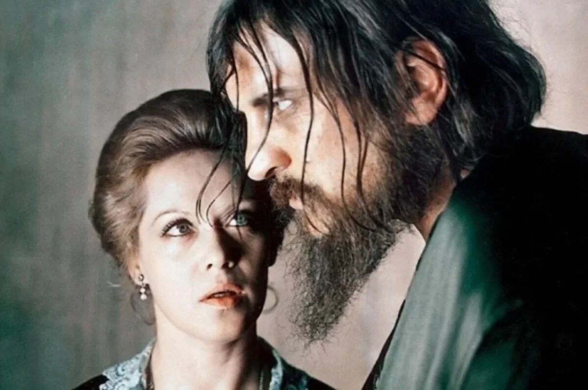 Кадр из к/ф "Агония". А. Фрейндлих (А. Вырубова) и А. Петренко (Г. Распутин)