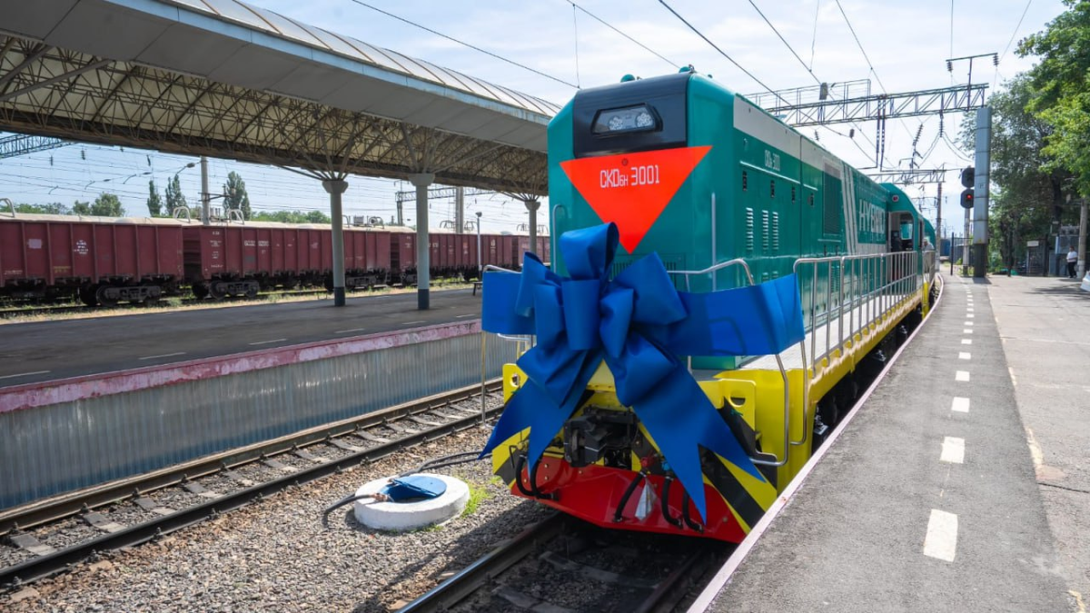 Гибридный маневровый локомотив CKD6H производства CRRC. Источник: КТЖ