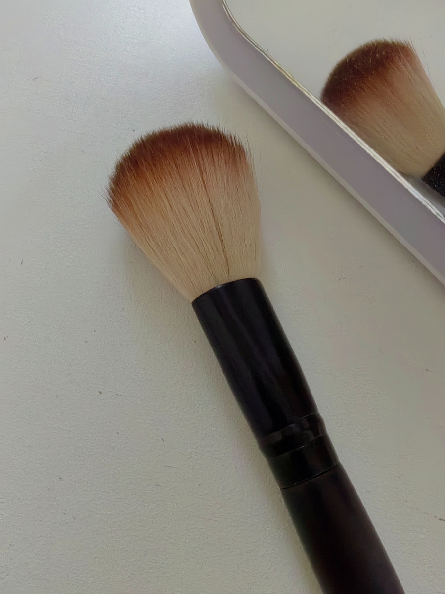 Упаковку выбросила