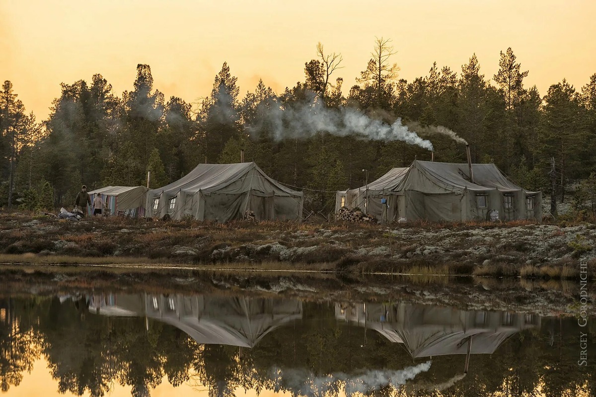 Палаточная стоянка в тайге