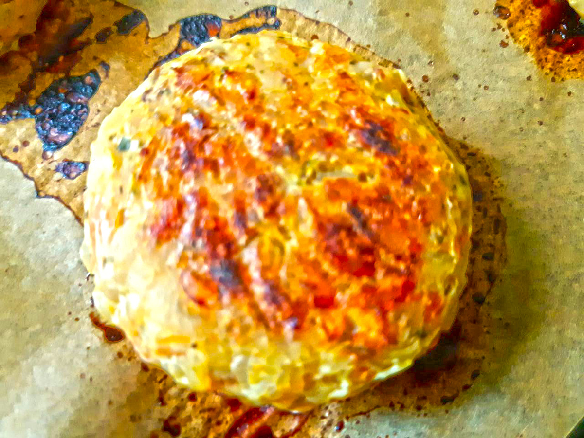 С обратной стороны