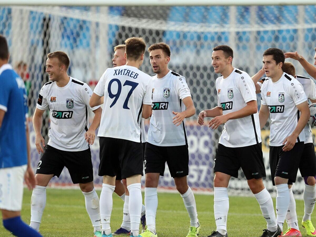    Футболисты "Шинника"© Фото : Пресс-служба "Шинника"