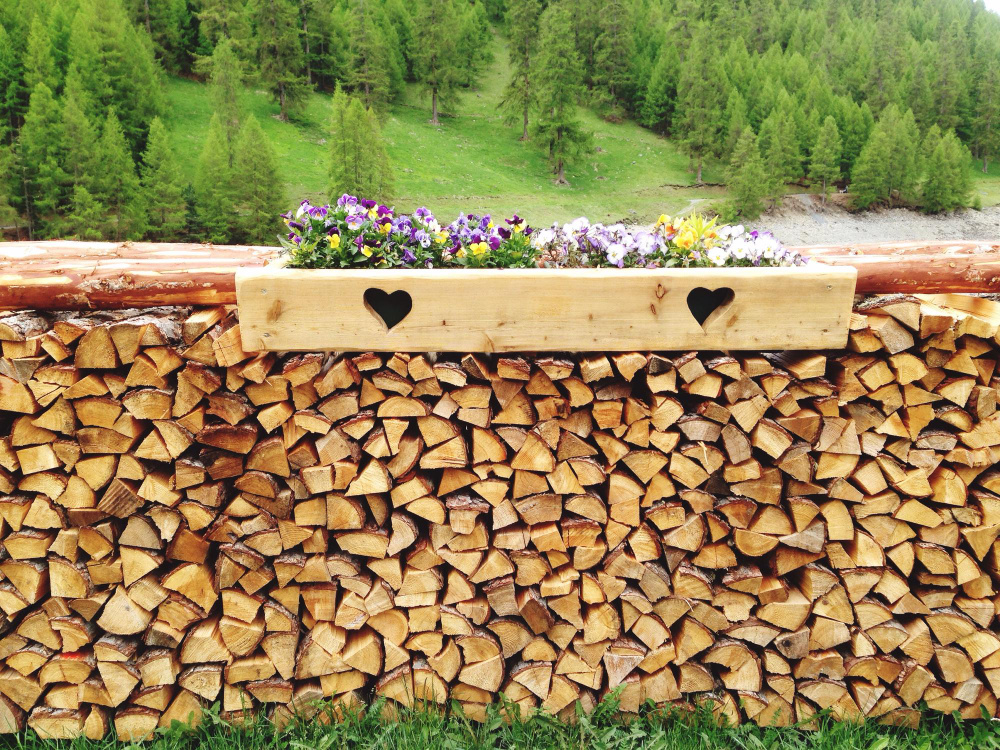 Дровник на даче