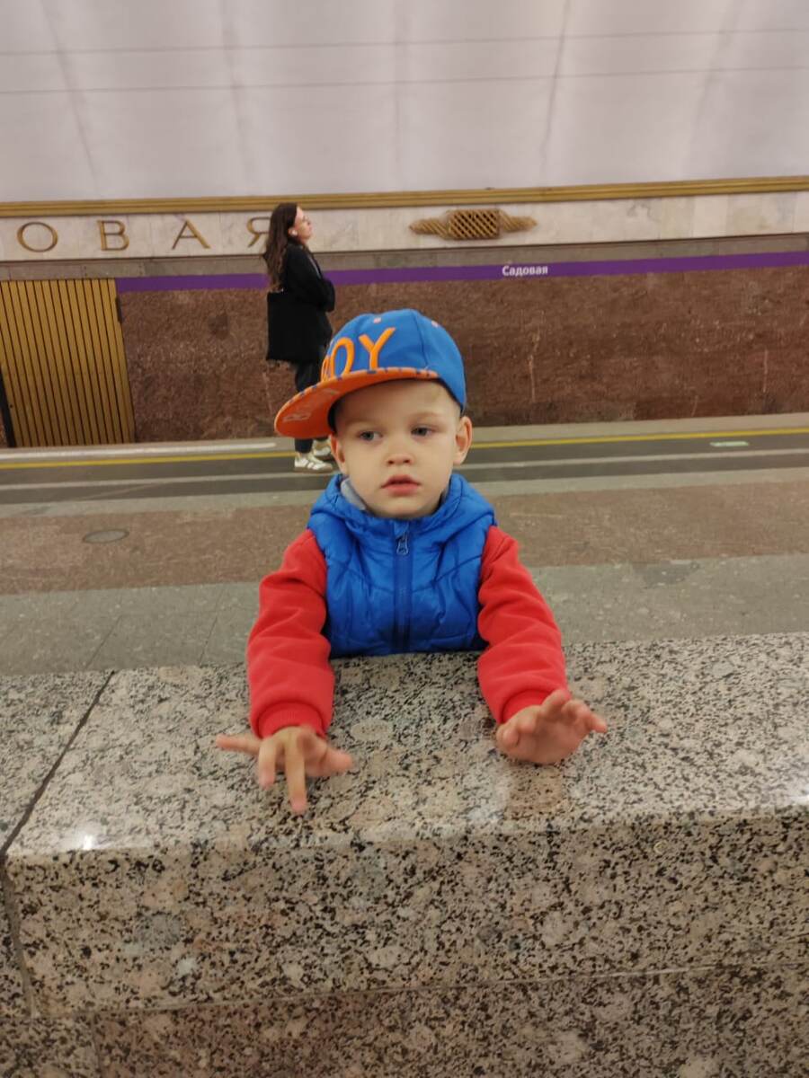 На переходе, ждем поезда