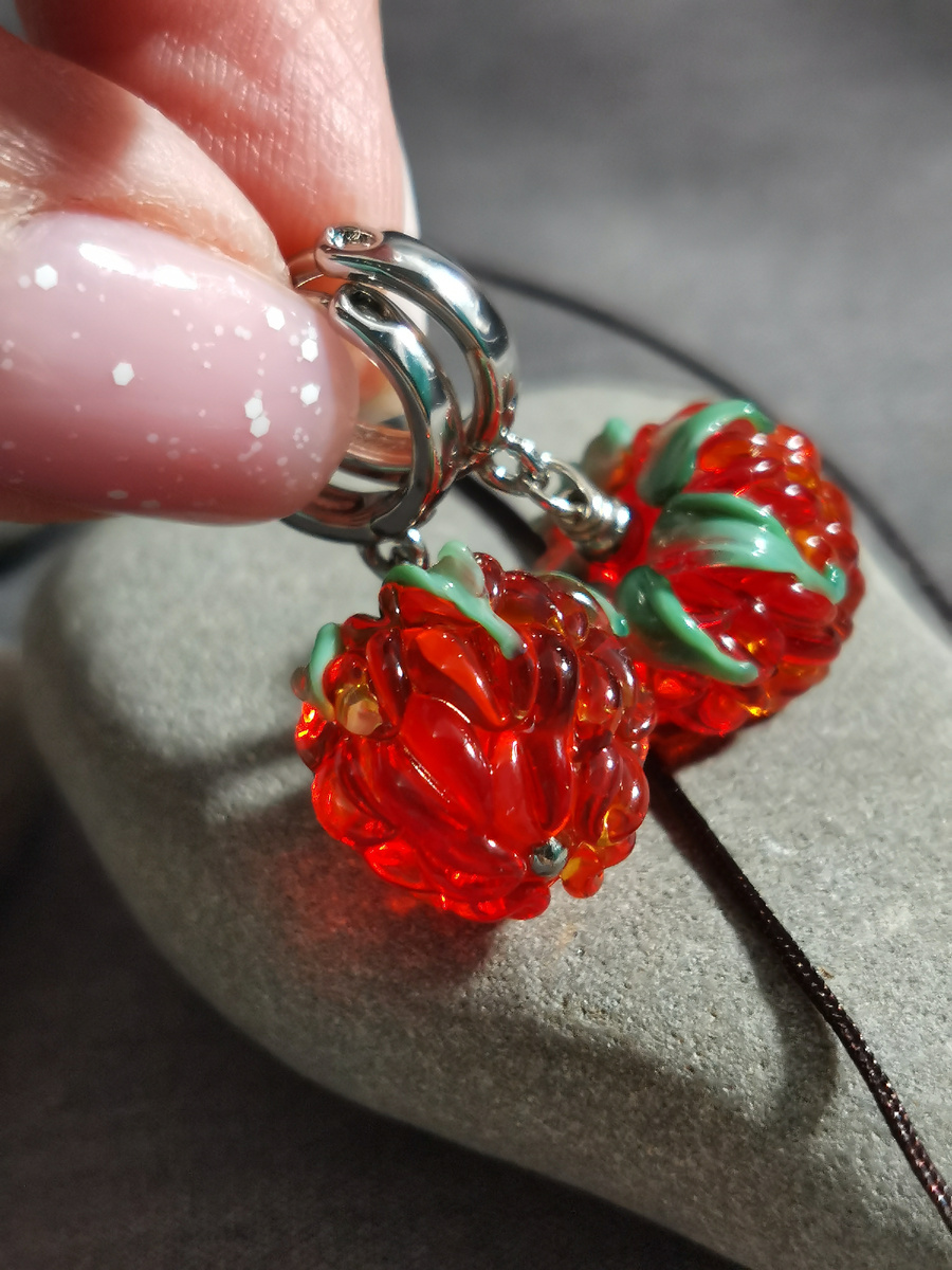 Малинки. Возможен Повтор. Серьги, кулоны, могут быть в браслете.