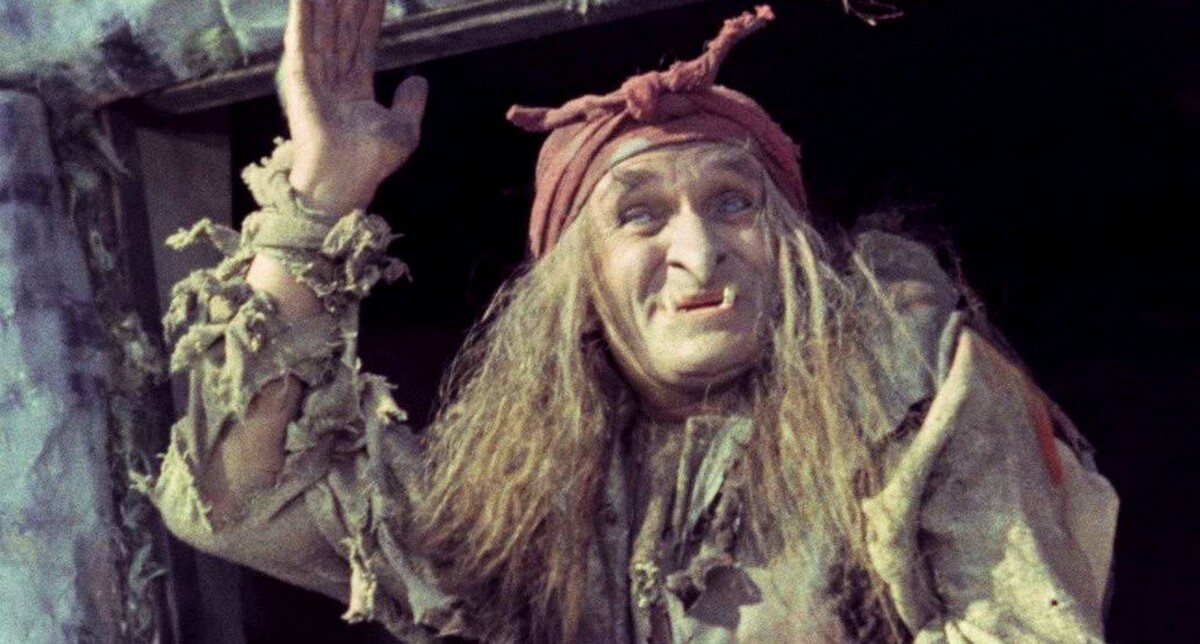 Георгий Милляр в роли «Бабы-Яги»