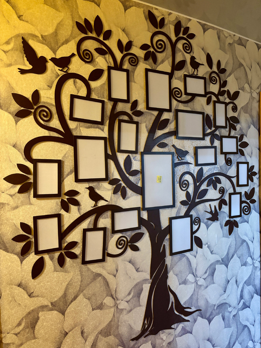 Мой коллаж из деревянных фоторамок