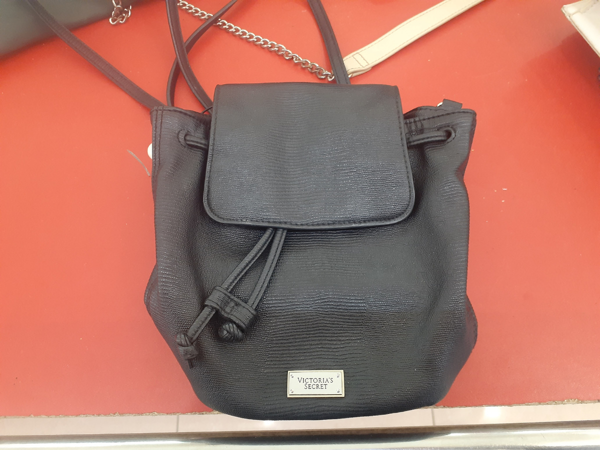 черный рюкзак Victorias Secret